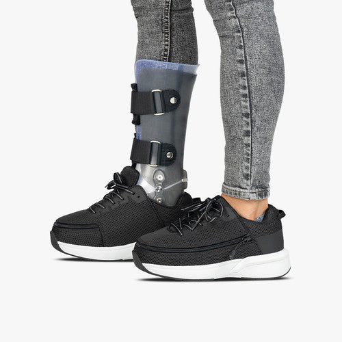 Billy Footwear (Kids)  - Black Limitless Trainers - Image 3